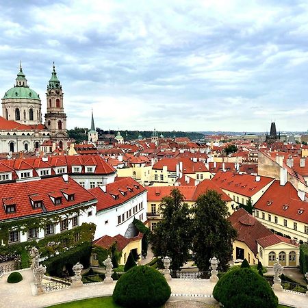 Apartament At The Blue Lion & Parking Assistance Praga Zewnętrze zdjęcie