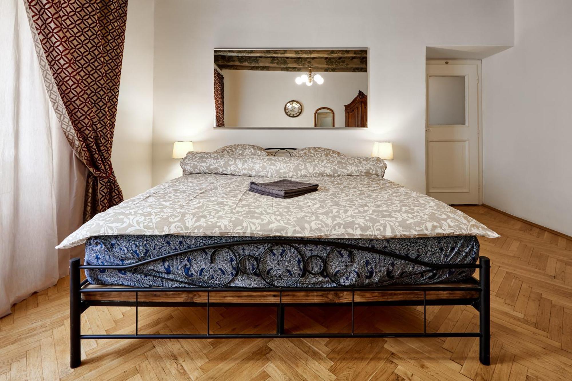 Apartament At The Blue Lion & Parking Assistance Praga Zewnętrze zdjęcie