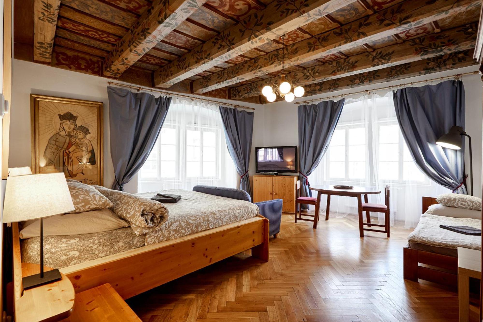 Apartament At The Blue Lion & Parking Assistance Praga Zewnętrze zdjęcie