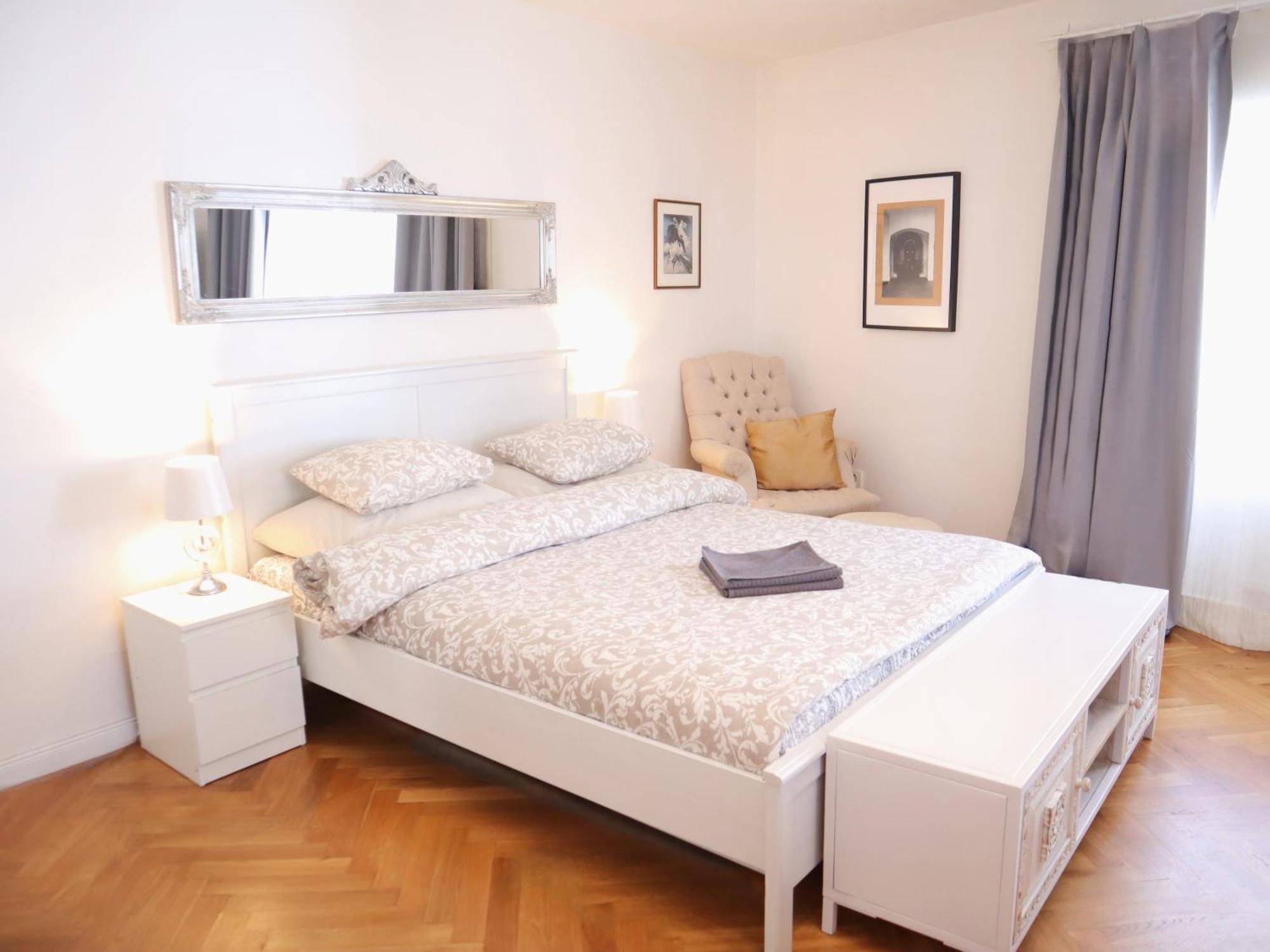Apartament At The Blue Lion & Parking Assistance Praga Zewnętrze zdjęcie