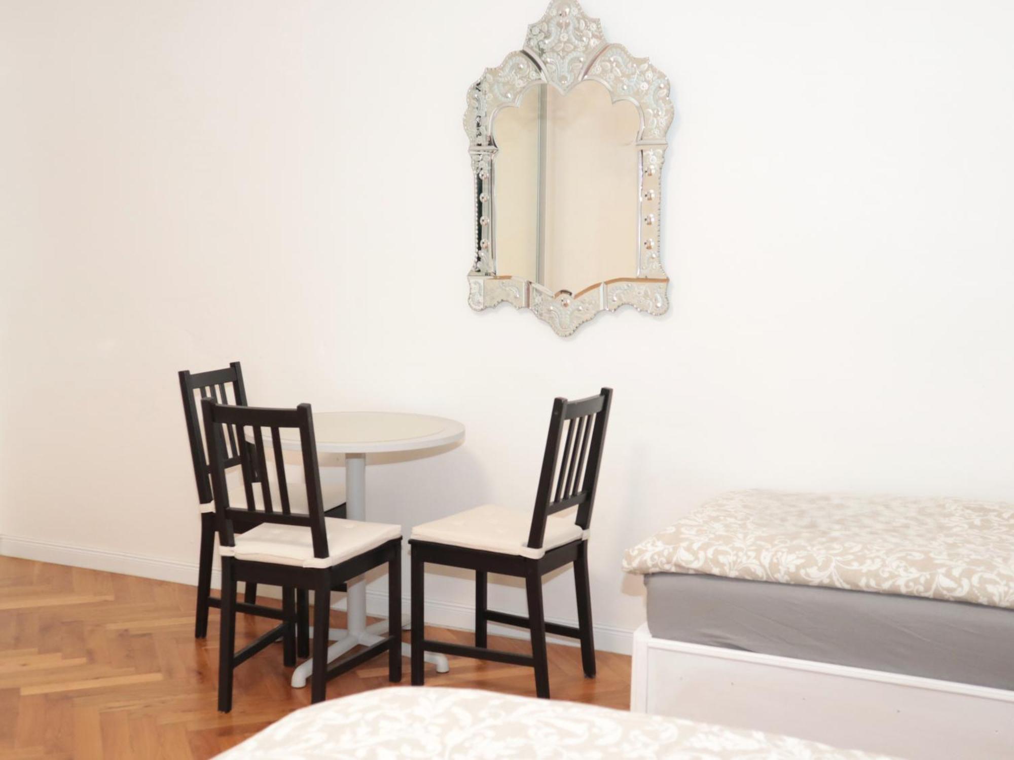 Apartament At The Blue Lion & Parking Assistance Praga Zewnętrze zdjęcie