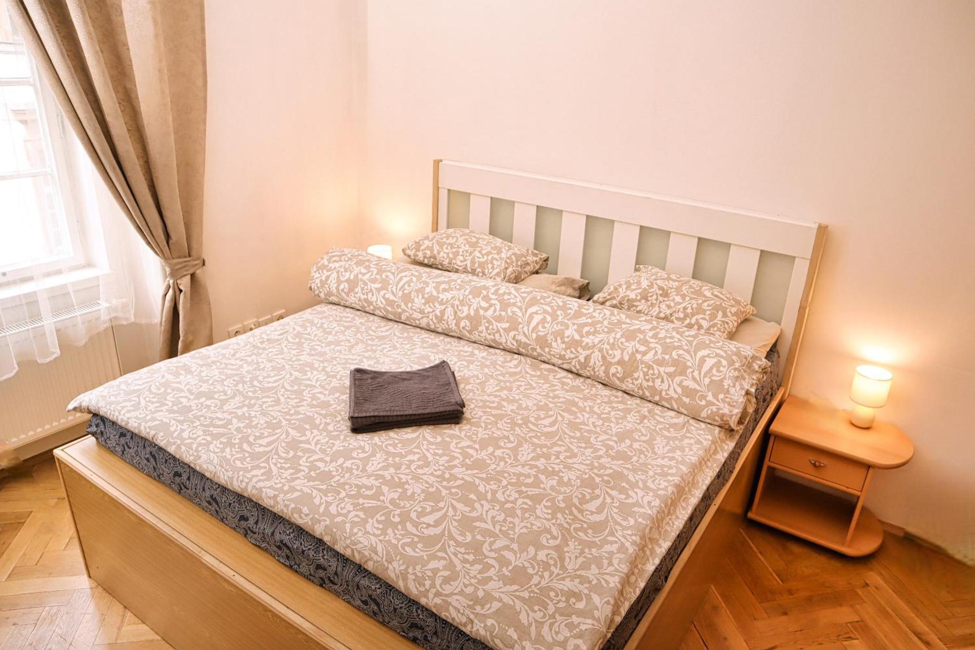 Apartament At The Blue Lion & Parking Assistance Praga Zewnętrze zdjęcie
