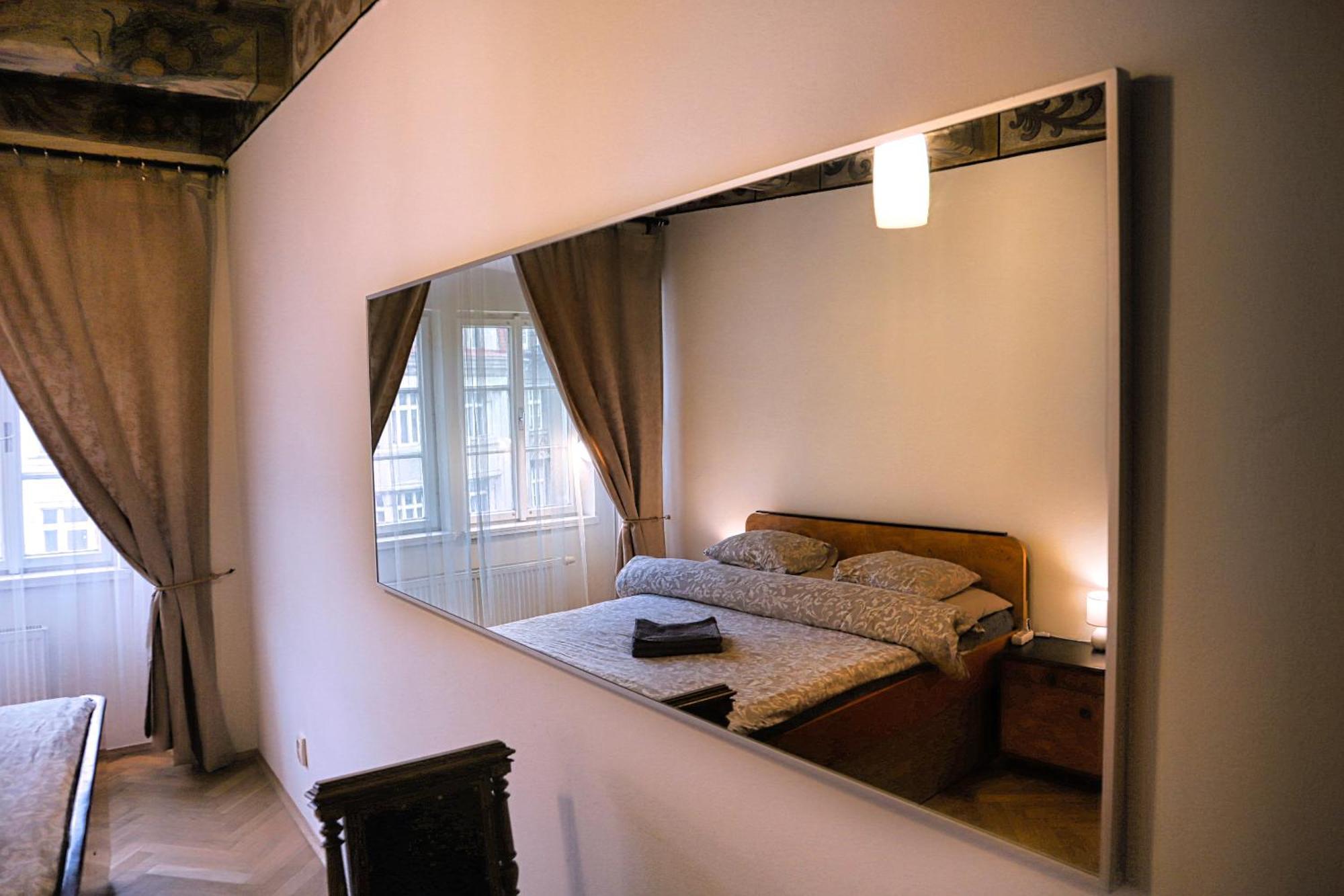 Apartament At The Blue Lion & Parking Assistance Praga Zewnętrze zdjęcie